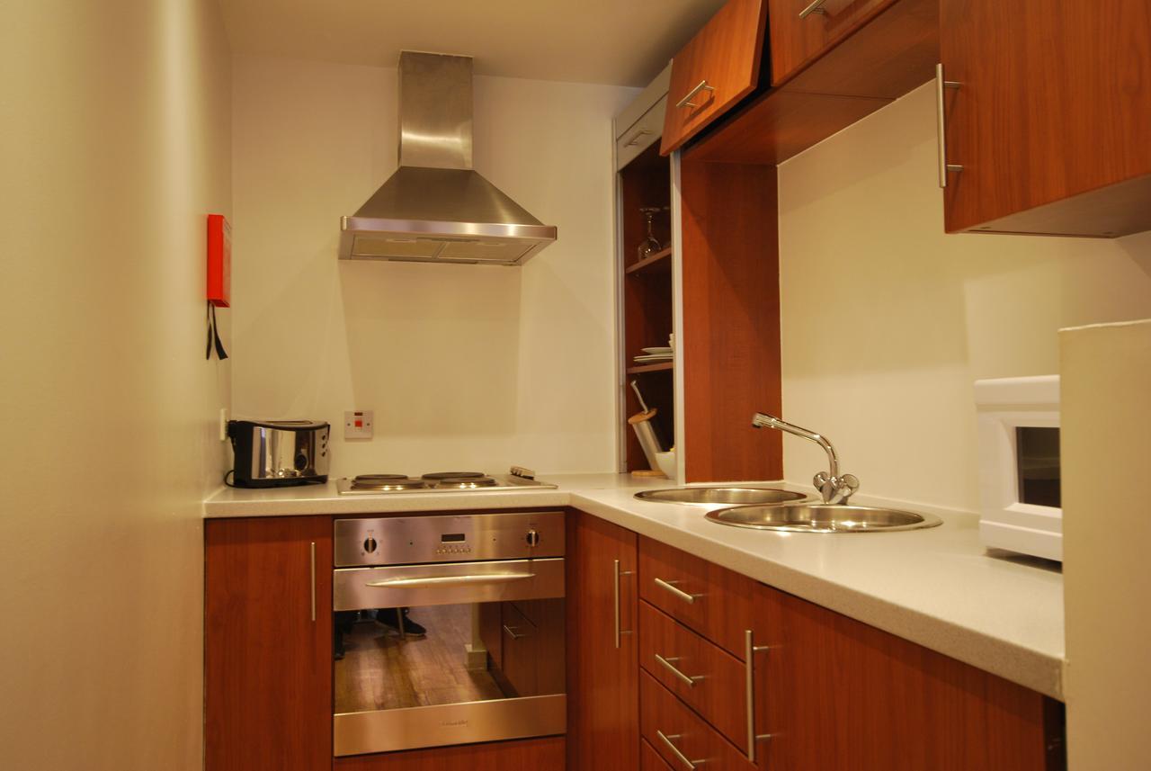 Atana Apartments Манчестер Экстерьер фото