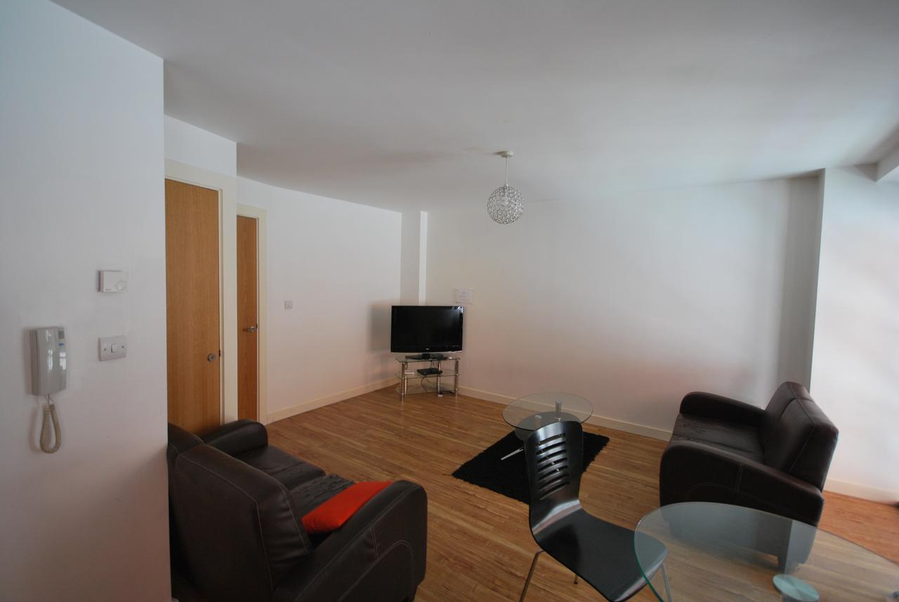 Atana Apartments Манчестер Экстерьер фото