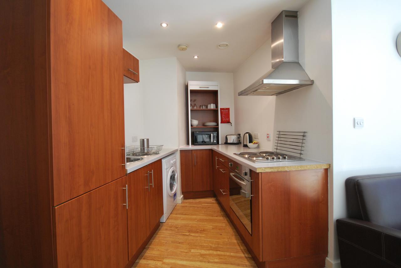 Atana Apartments Манчестер Экстерьер фото