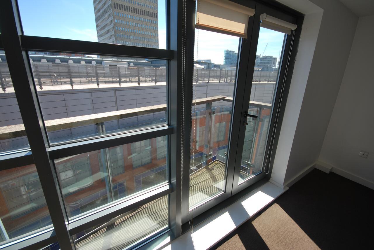 Atana Apartments Манчестер Экстерьер фото
