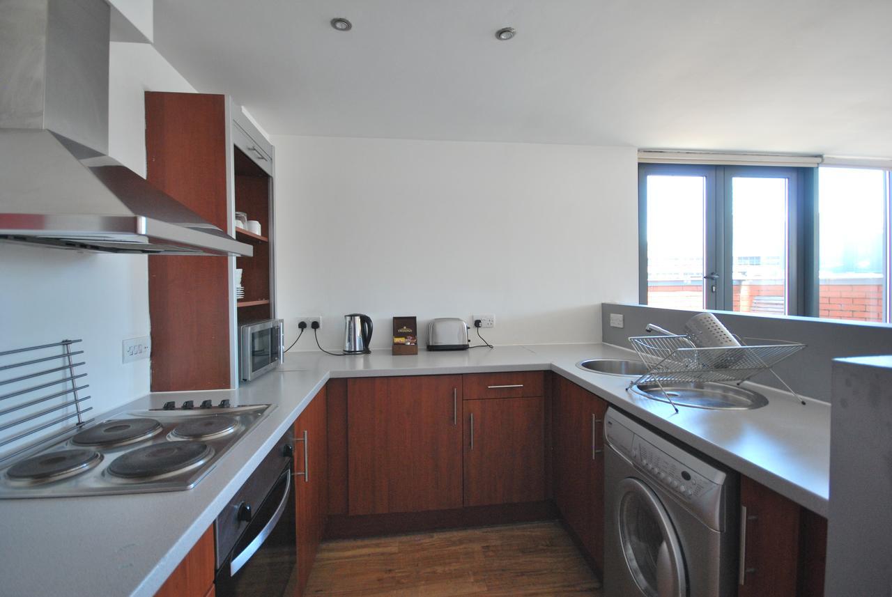 Atana Apartments Манчестер Экстерьер фото