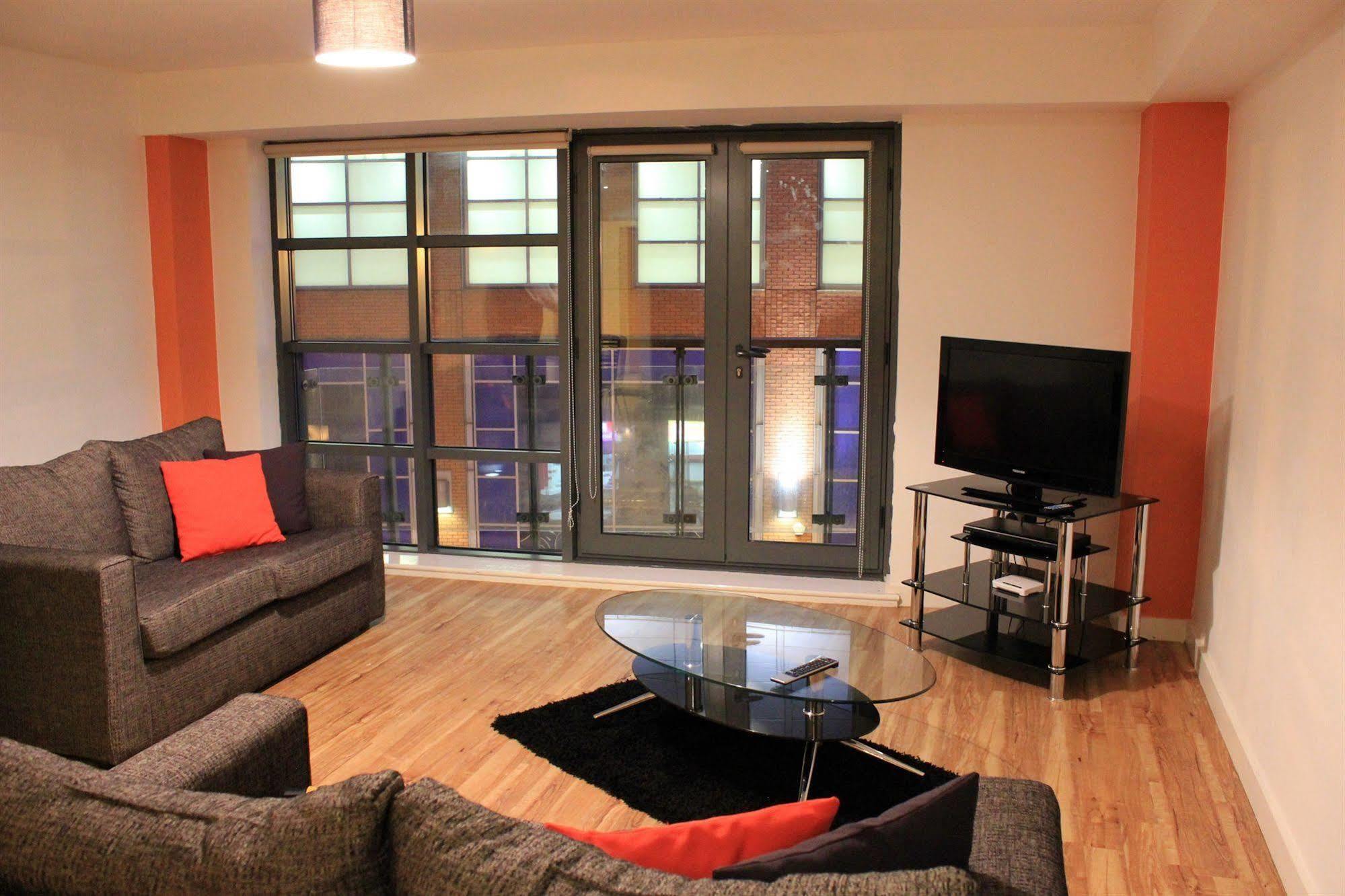 Atana Apartments Манчестер Экстерьер фото