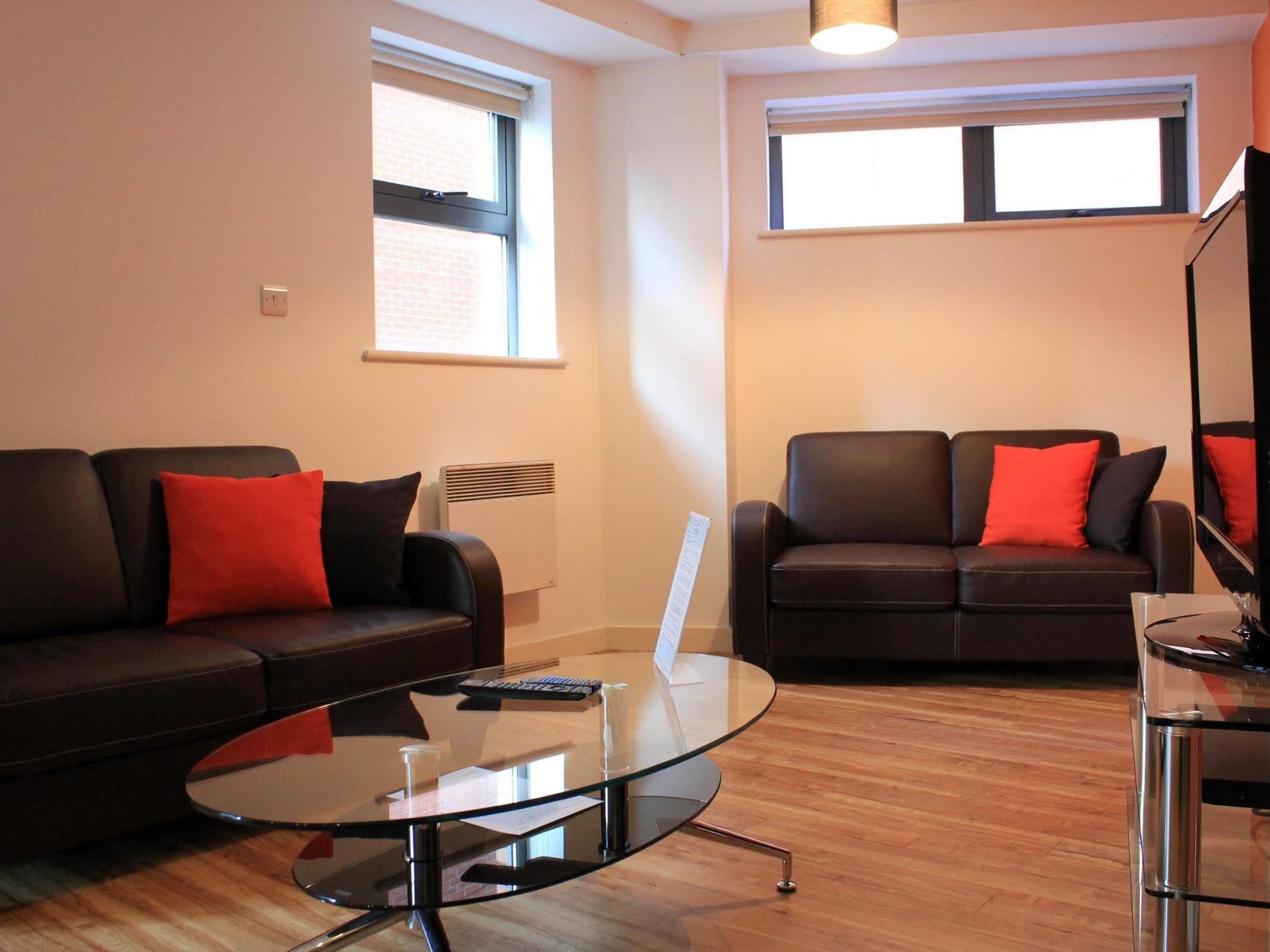 Atana Apartments Манчестер Экстерьер фото